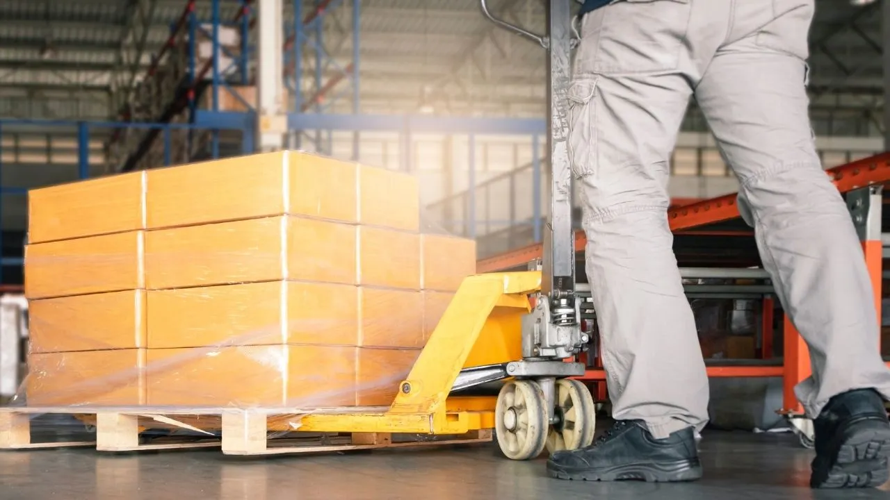 Europalette im Lager